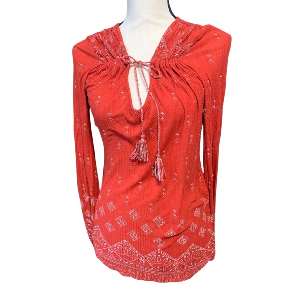 Lucky Brand red top